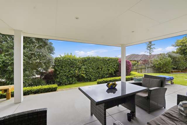 Private peaceful alfresco living in Pyes Pa