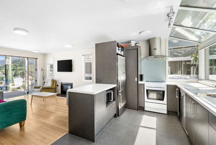 77 Hallenstein Street Queenstown_5