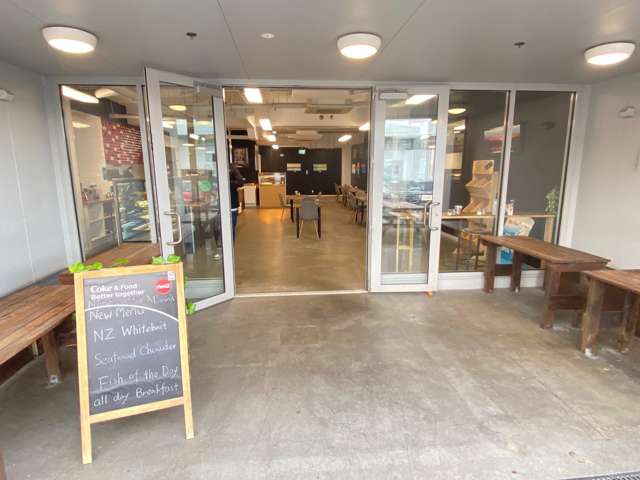 Cafe/ Retail/ Showroom Opportunity in Petone