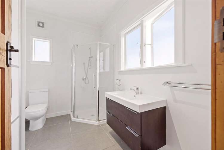 24 Birdwood Avenue Beckenham_15