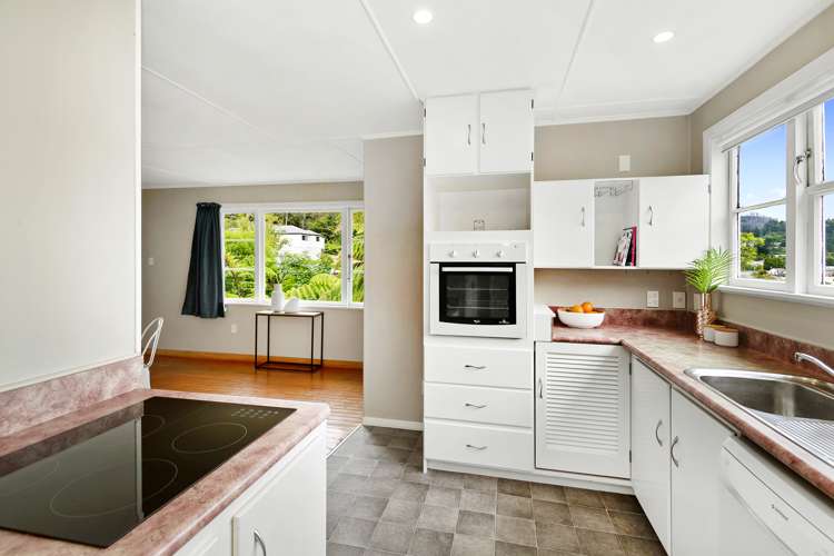 19 Morrison Grove Stokes Valley_6