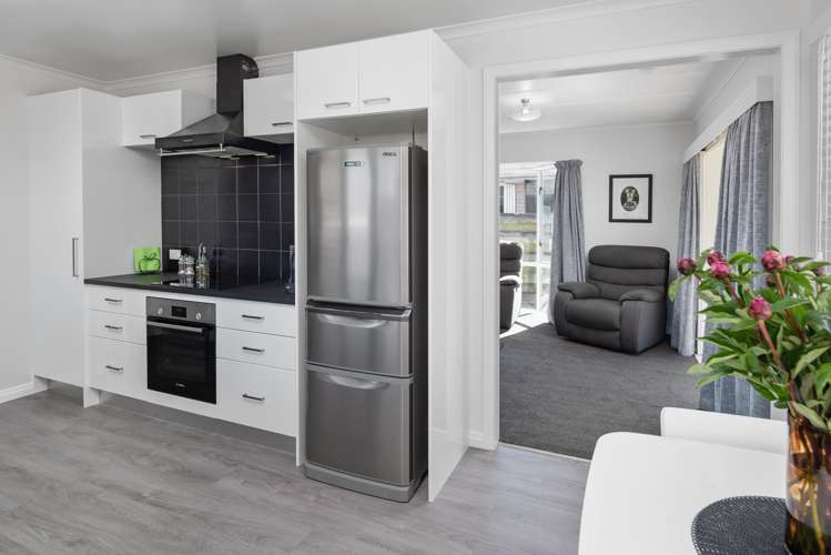 8 Houghton Crescent Redwoodtown_6