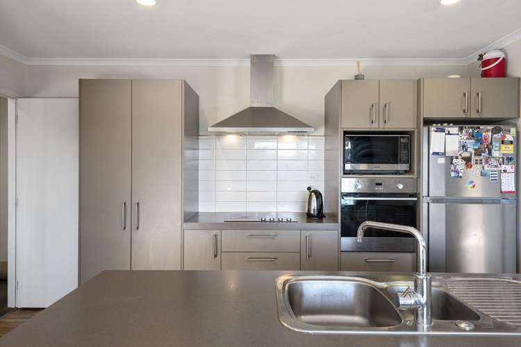5 Te Waikare Street 1476_6