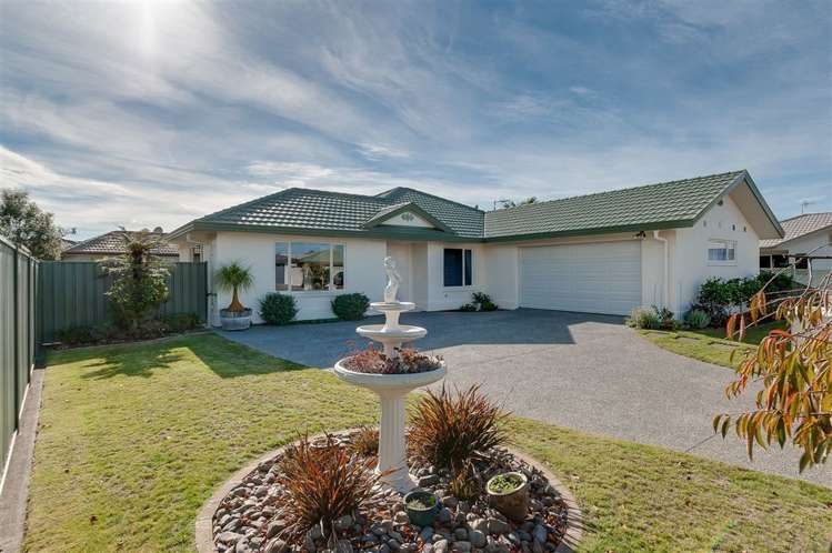 3 Queens Walk Taradale_0