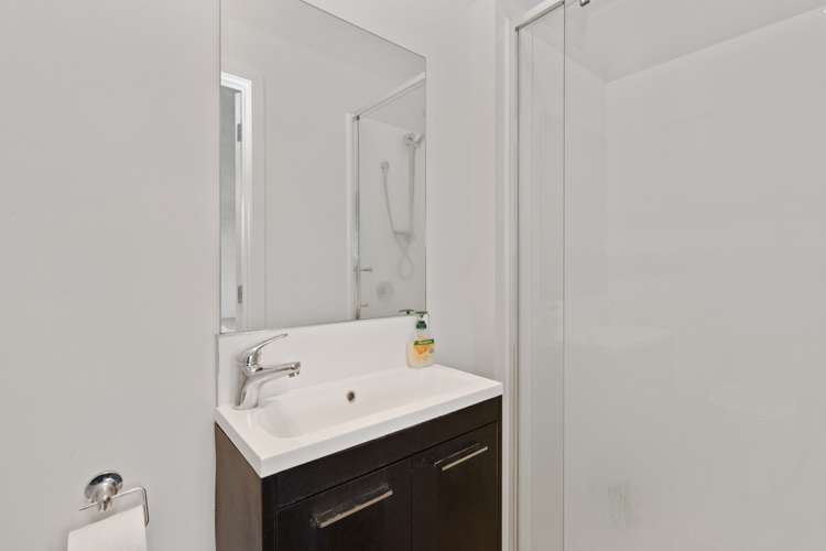 20/100 Knighton Road Hillcrest_15