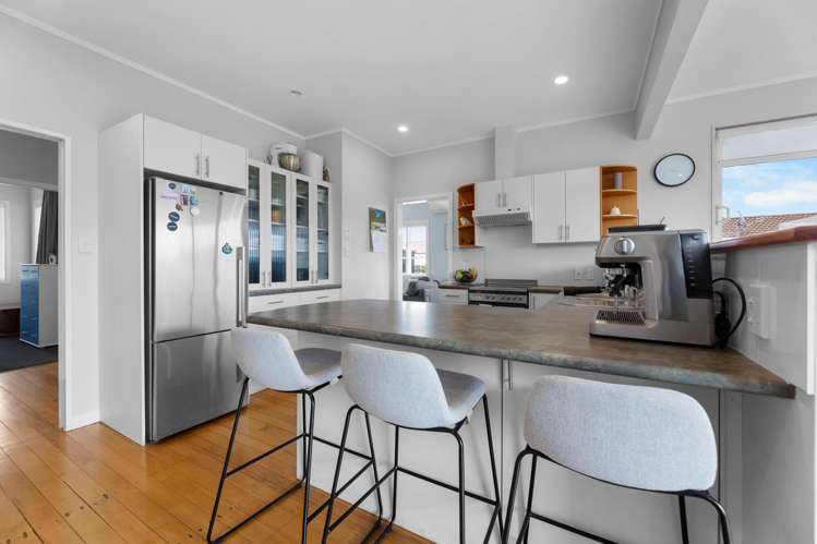 46 Wharf Road Clarks Beach_10