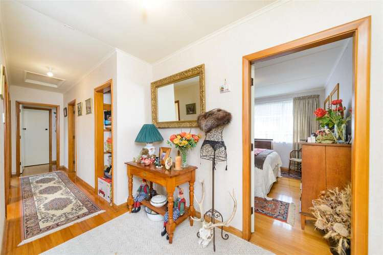 27 Holland Crescent Bulls_16