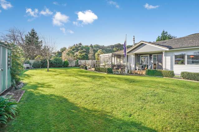 9 Ashburn Road Wainuiomata_1