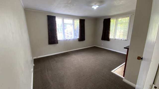 3 bedroom family home with carport