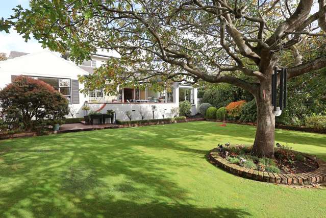 Private Gardens & Family Living in Rosedale