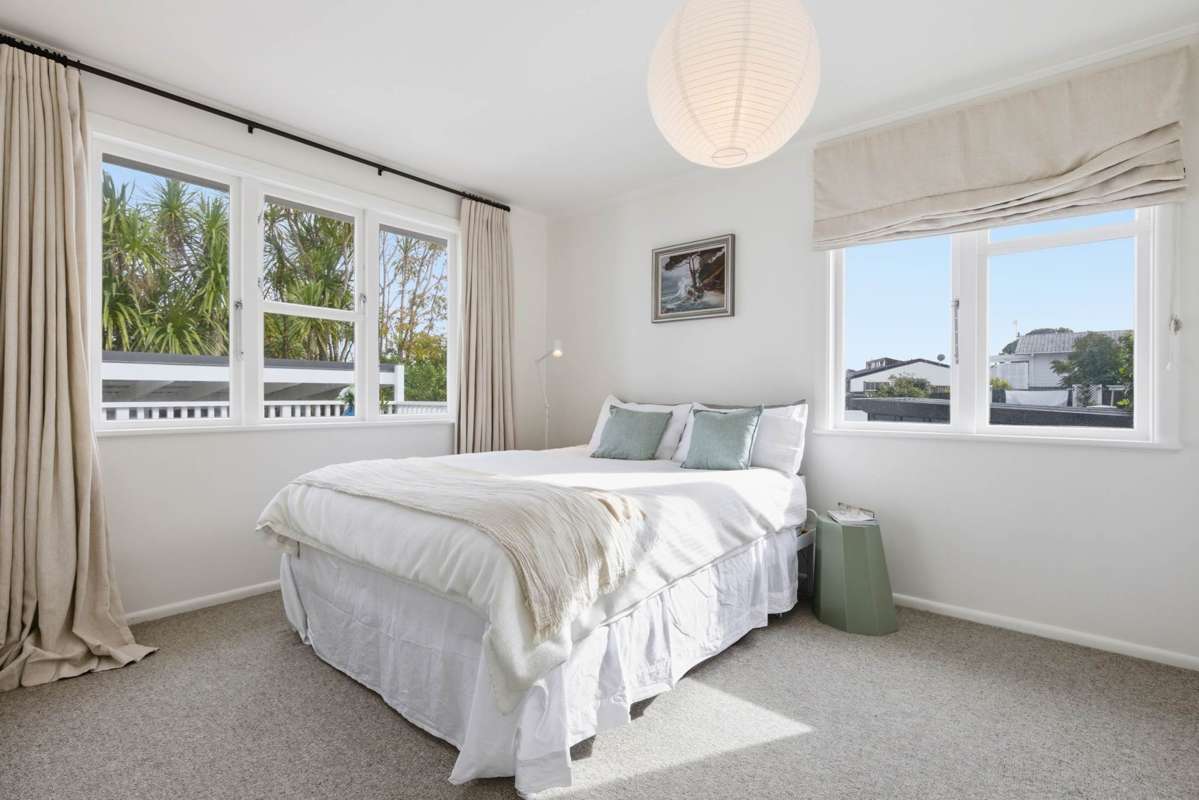 2/8 Arahoe Road_4