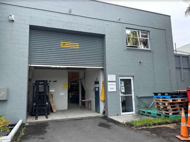 2/5 Argus Place Wairau Valley_1