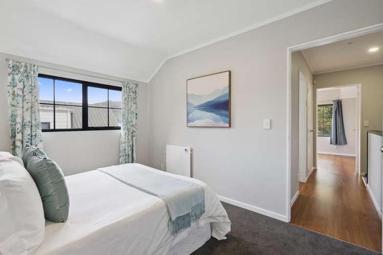 16B Parsons Glen Karori_12