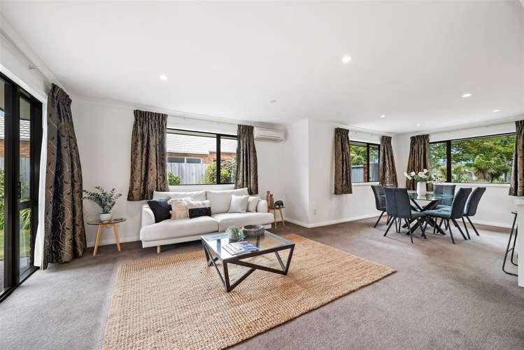 27 Riverwood Boulevard Redwood_5