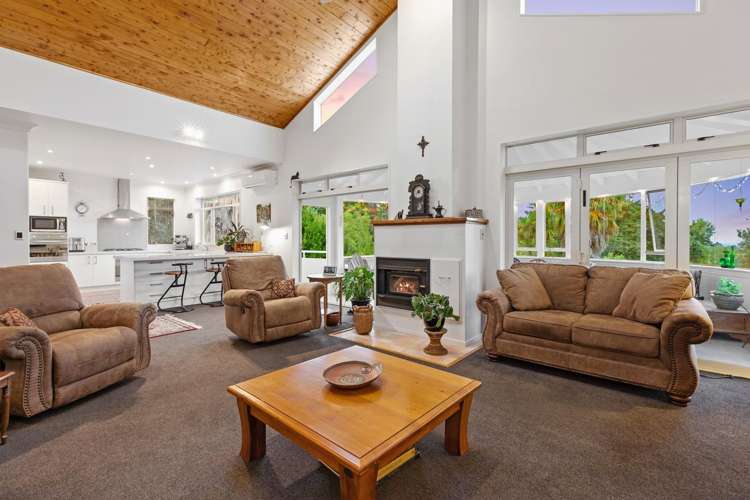25 Gunbar Drive Welcome Bay_11