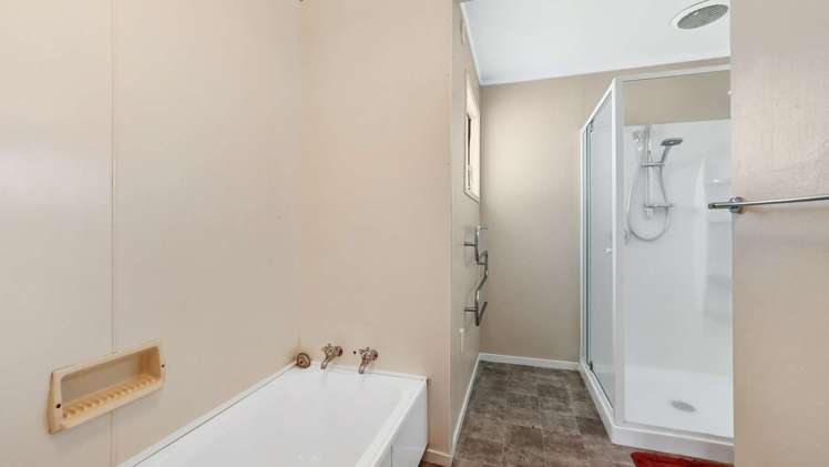 18 Byron Grove Owhata_14