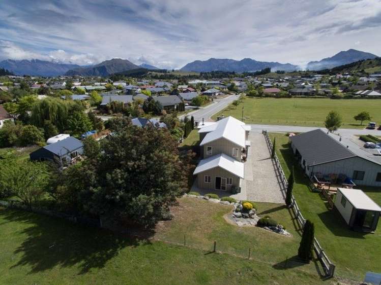 2 Allenby Place Wanaka_17