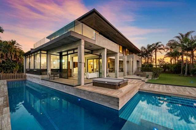 China buyers show interest as Chow brothers sell their Auckland mansion