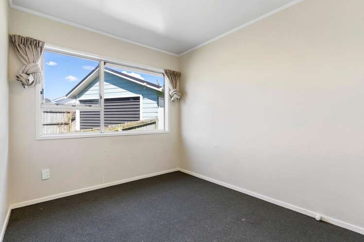 39 Frobisher Way Clendon Park_11