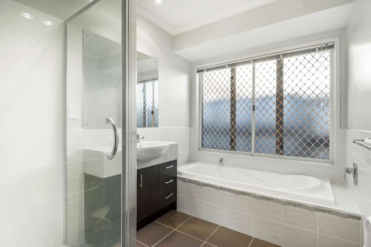 6 Banshire Close Flat Bush_19