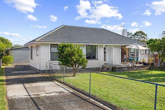 WEATHERBOARD BUILD, LARGE FREEHOLD SITE!!