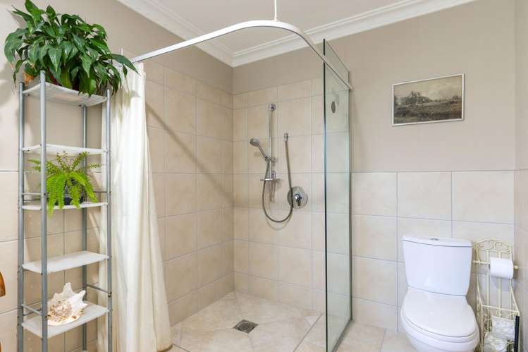 42 Waikawa Road Picton_31