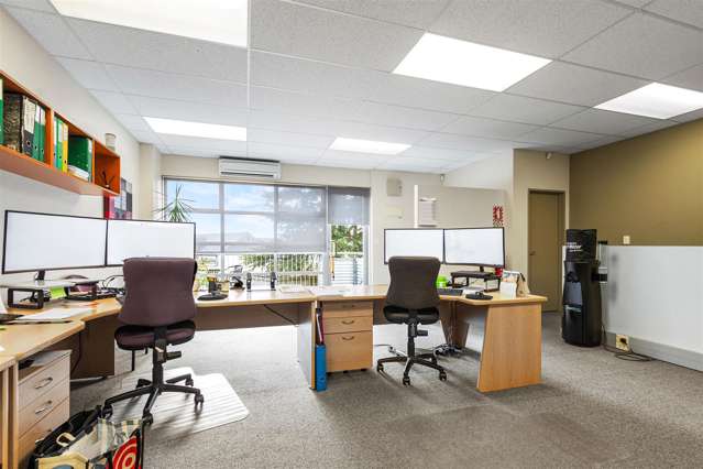 8/41 Sir William Pickering Drive Burnside_2