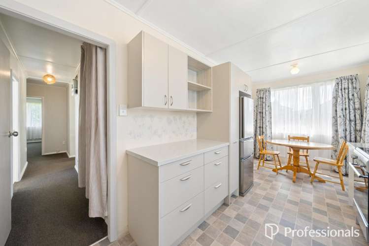 6 Hewer Crescent Naenae_7