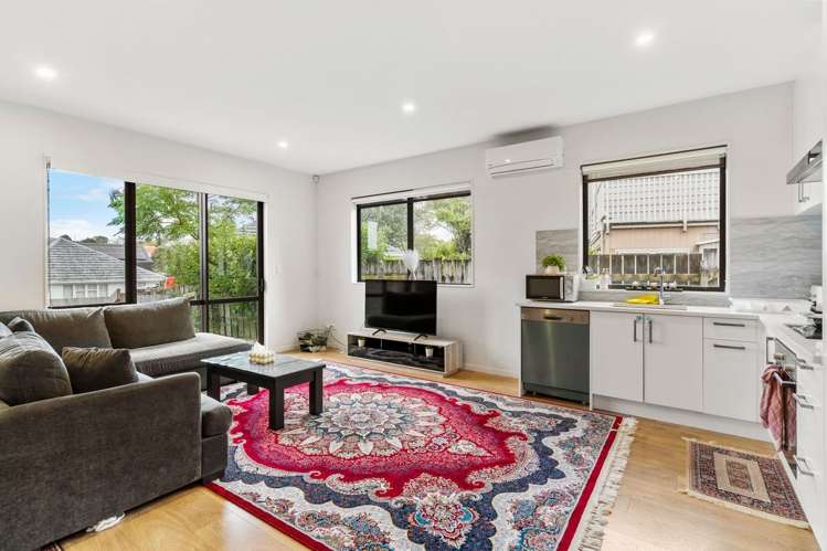 61 Ernie Pinches Street Mount Roskill_2