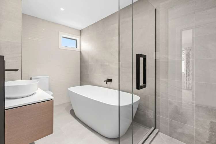 10/2 Sixth Avenue Avenues_14