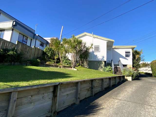 Fabulous Location, 3 Bedroom + Study Home