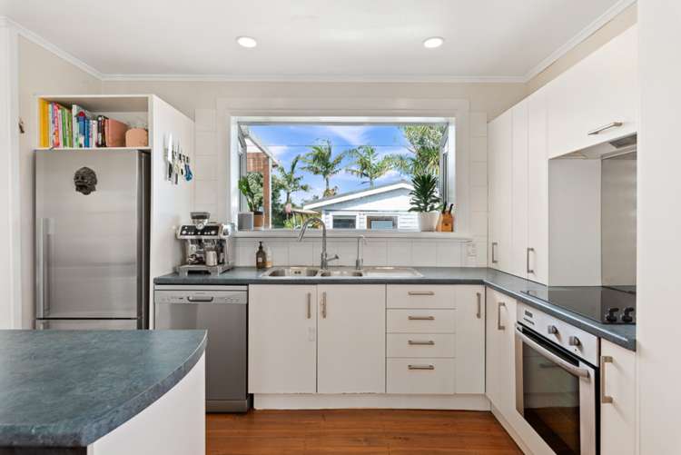 10 Edgerton Road Te Atatu Peninsula_8