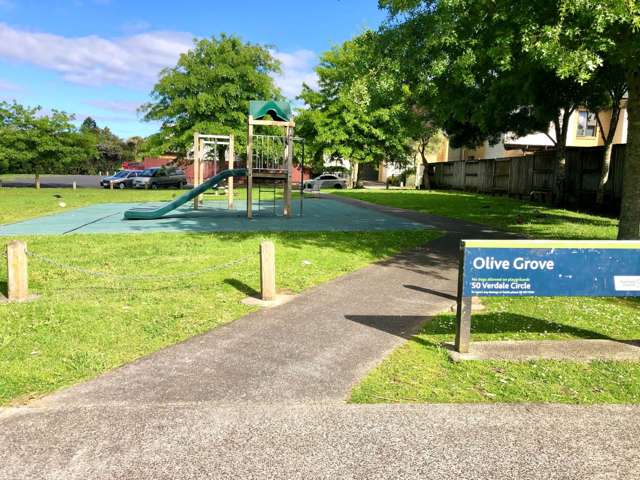 2 Verdale Circle Glen Eden_1