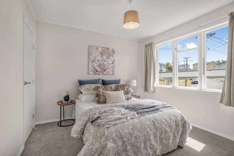 26 York Place Cannons Creek_8