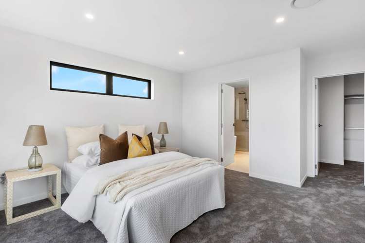 12 Mill Hill Close Flat Bush_38