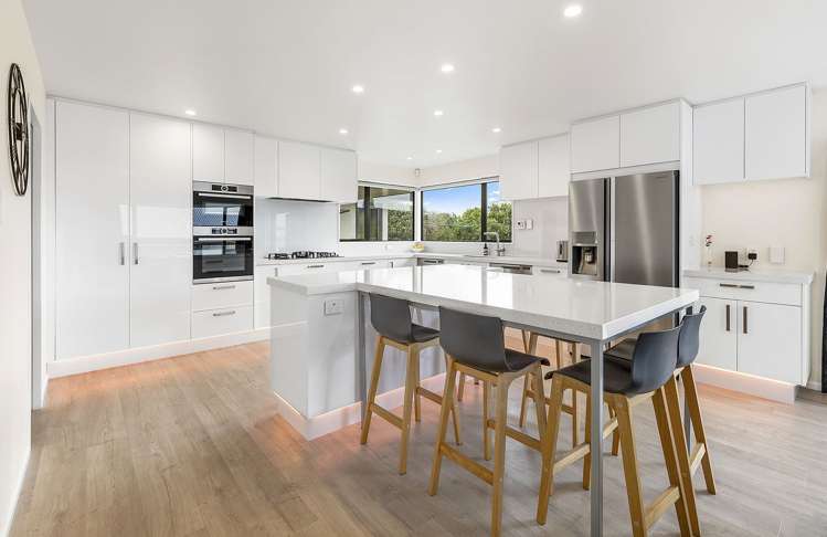 134 Woodman Drive Tawa_3