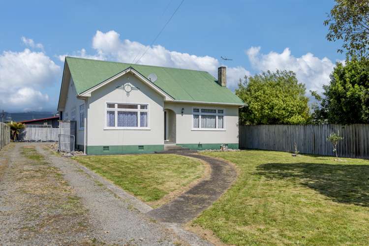 6 Queenwood Road Levin_13