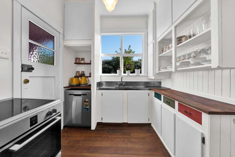 87 South Road Manaia_18