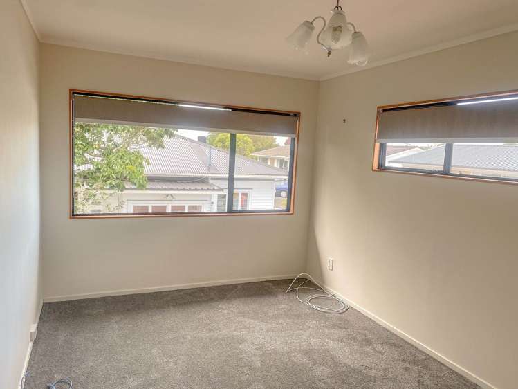2/5 Willerton Avenue New Lynn_16