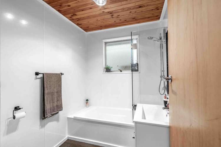 45 Watt Road Otatara_13