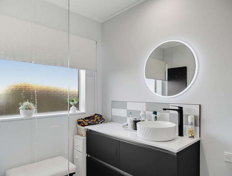 8 Chalmers Close Orewa_12