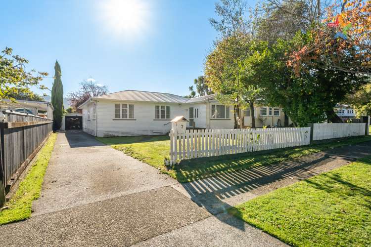 7 Hine Road Wainuiomata_23