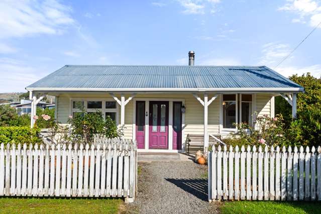 Charming cottage, coastal lifestyle