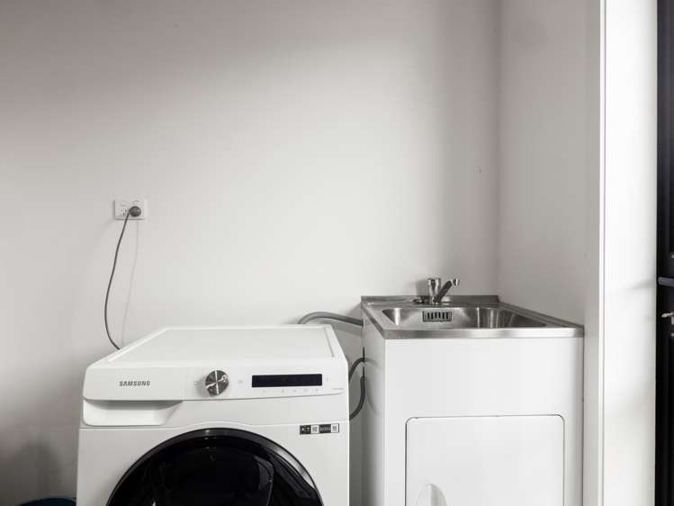 28 Inuwai Street Glenview_13