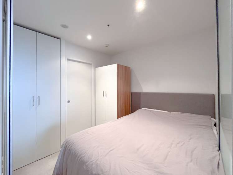 2004/8 Airedale Street 10015_4