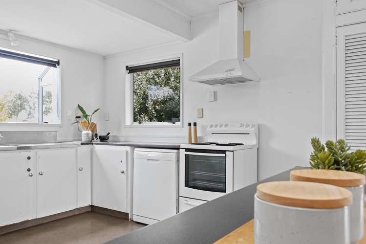 55 Houchens Road Glenview_7