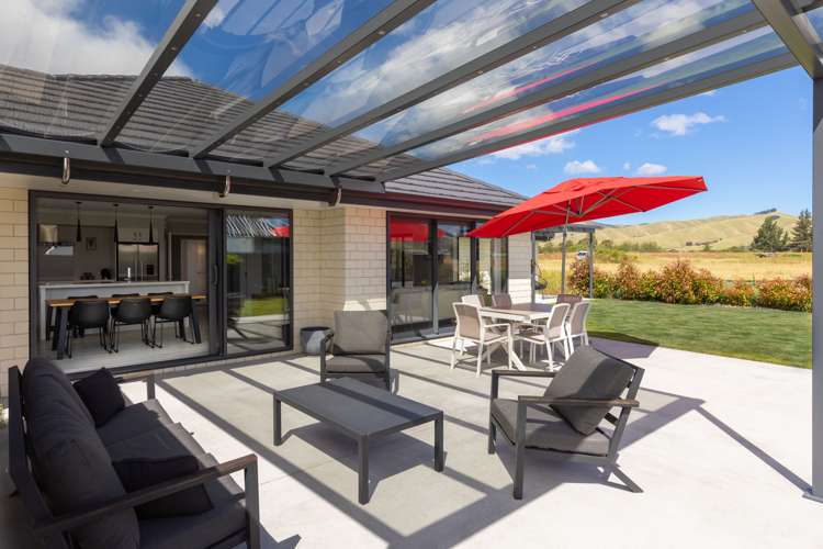 4 Hurricane Way Burleigh_21