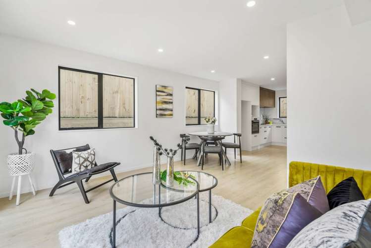 4/135 Lancaster Road Beach Haven_2