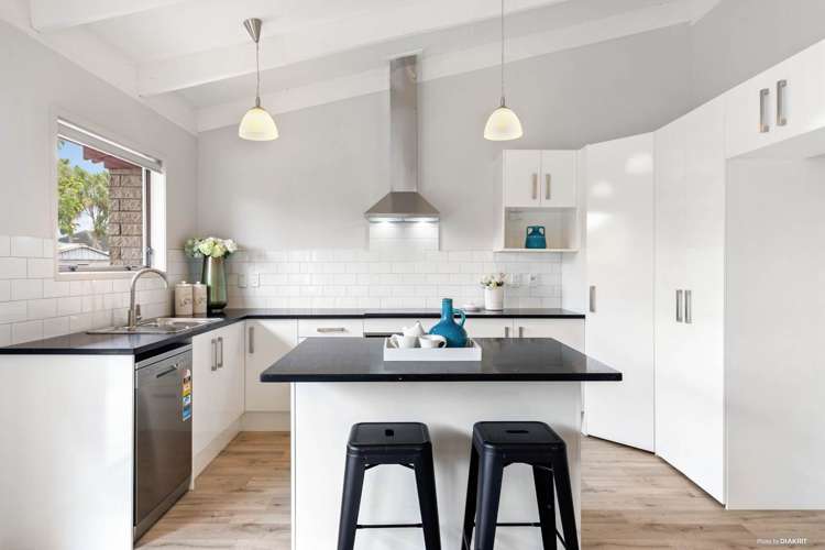 8/35 Swanson Road Henderson_5