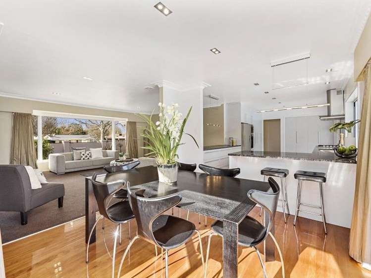 735 River Road Chartwell_5